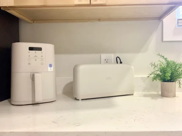 153 Traymore Blvd, Eastlake, OH 44095