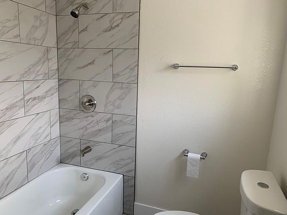 3rd image of 457 5th St Unit A
