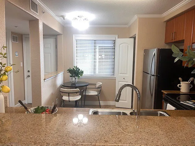 Fountain Lake Bradenton — Photo 22