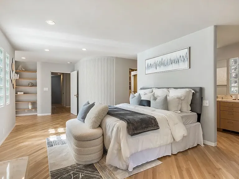 450 N California Ave — Photo 16