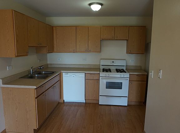 3rd image of 25947 Derby Dr #3