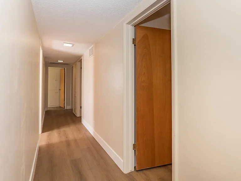 Hallway to bedrooms