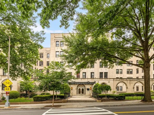 1613 Harvard St NW APT 215, Washington, DC 20009