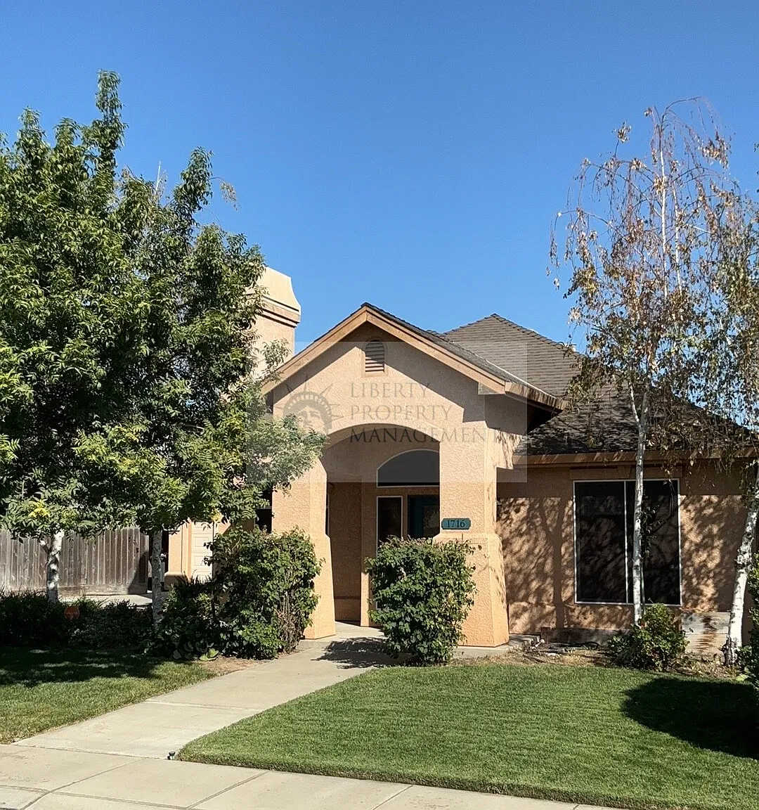 3 bed, 1720 sqft, $2,595 — Photo 1