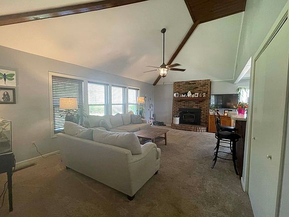 5th image of 1655 Country Club Rd