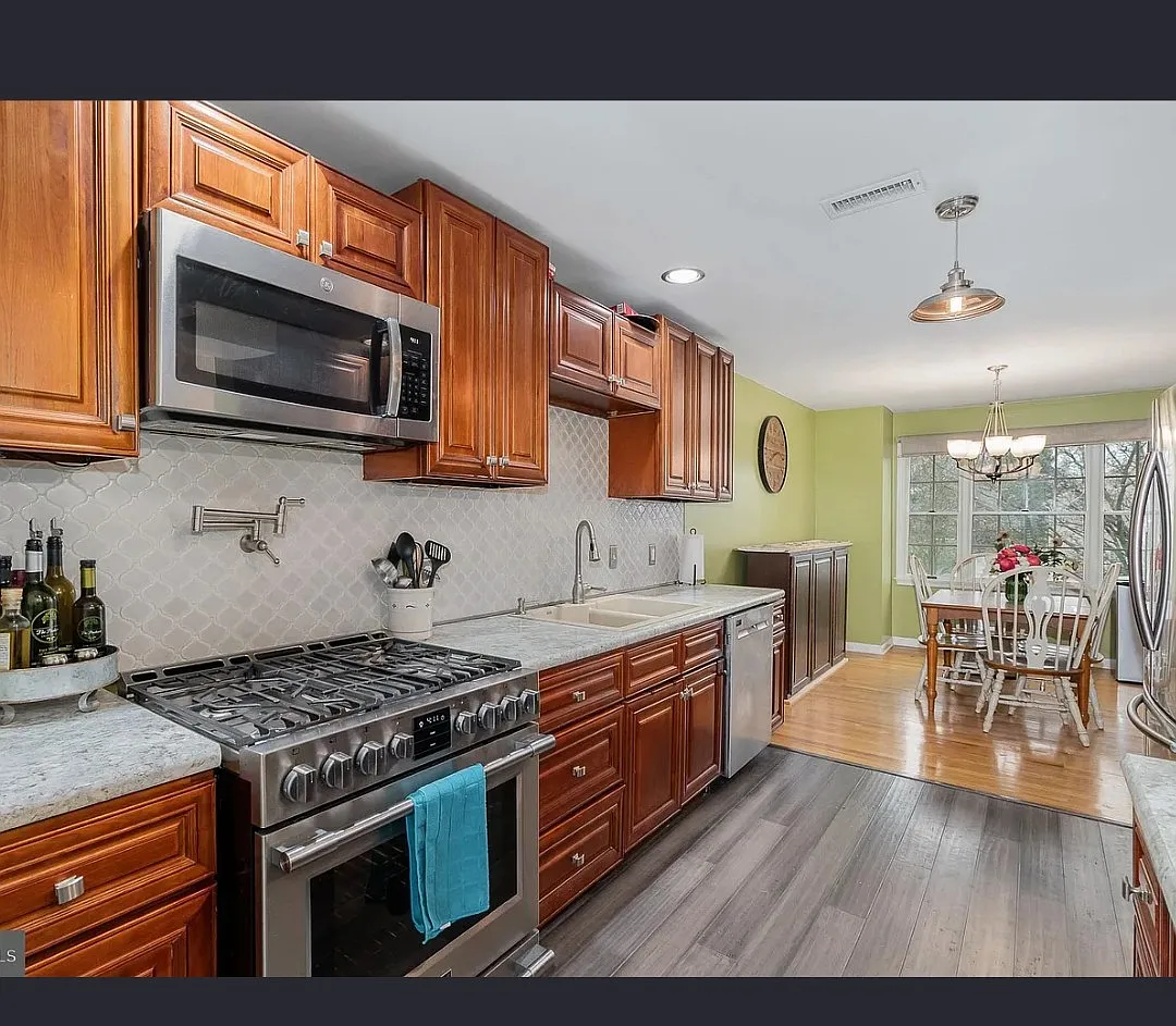 3 bed, 2000 sqft, $2,395 — Photo 3