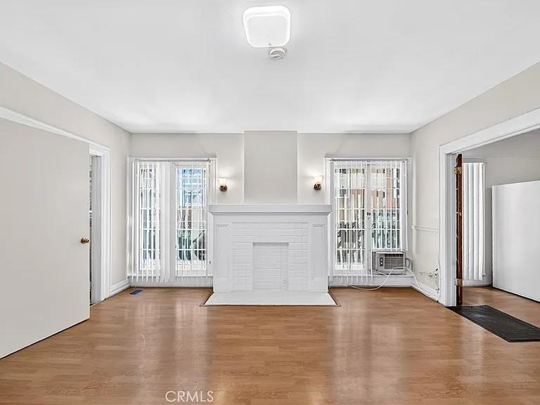 139 S Manhattan Pl — Photo 7
