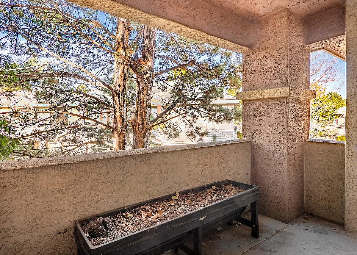 3 bed, 1863 sqft, $2,500 — Photo 2