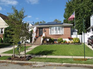 27 Kinghorn St, Staten Island, NY 10312
