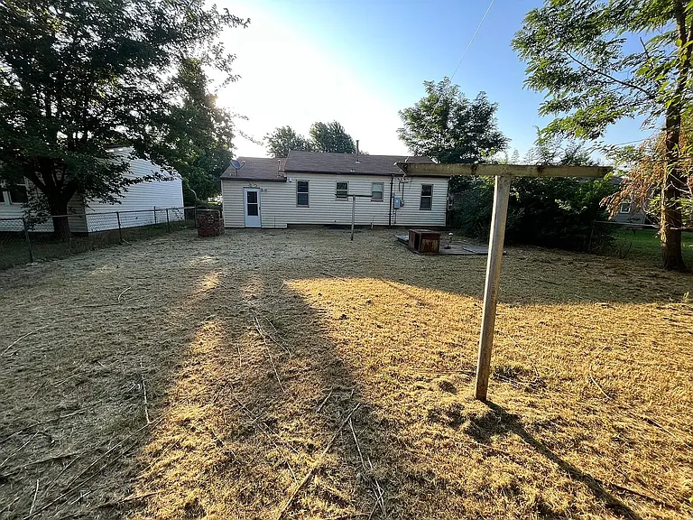 1407 Felix Pl — Photo 11