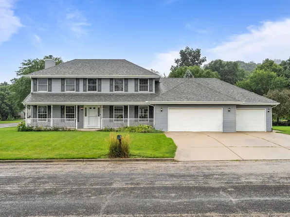 601 Fair Park Dr, Oregon, IL 61061