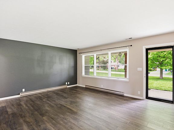 3rd image of 132 Beechwood Dr