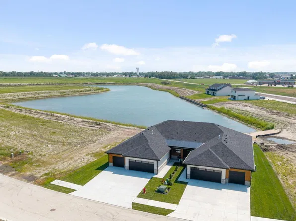27505 Heron St, Valley, NE 68064