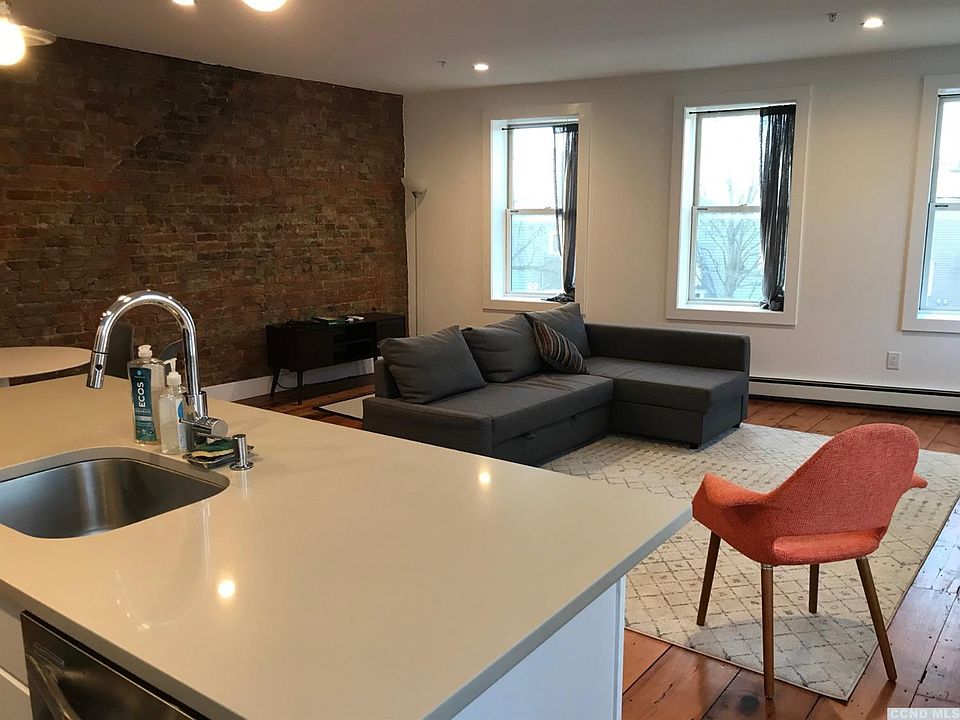 Living Room/Kitchen Open Plan