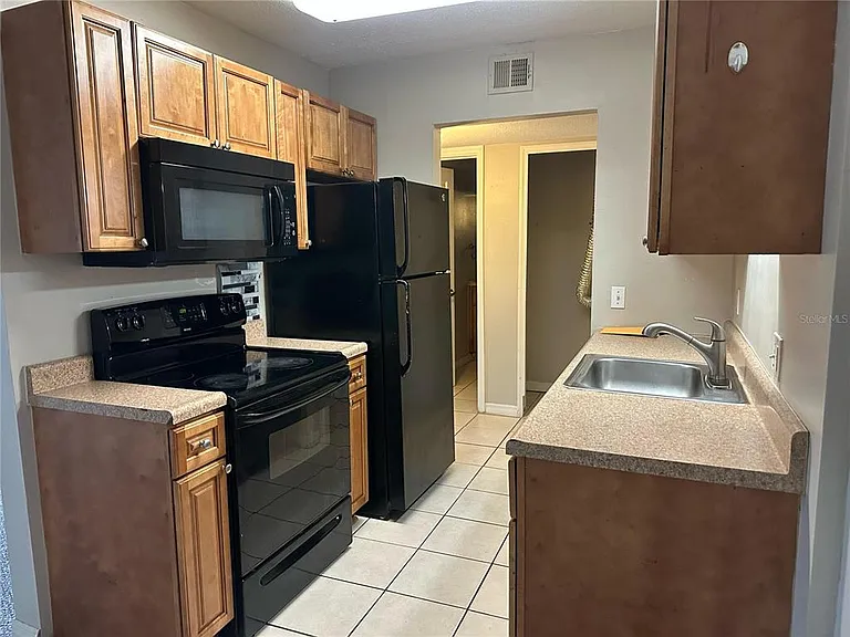 1695 Lee Rd #B114 — Photo 3