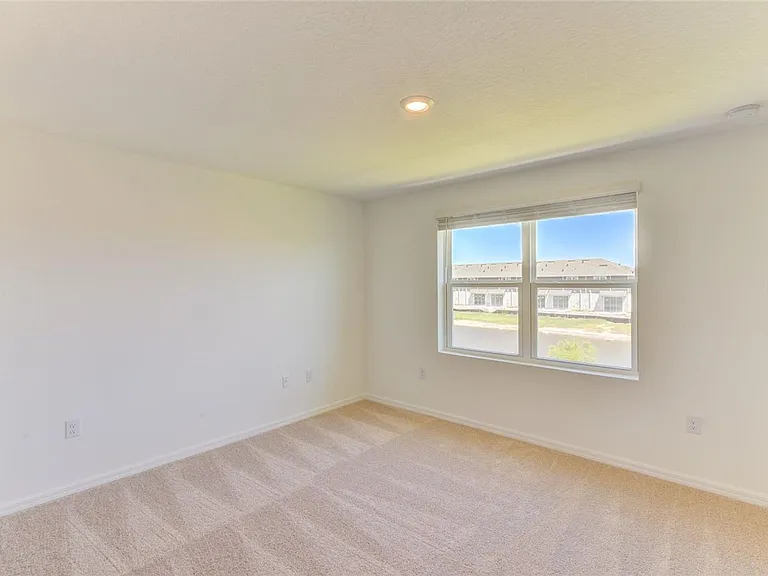 5744 Haven Ter — Photo 12