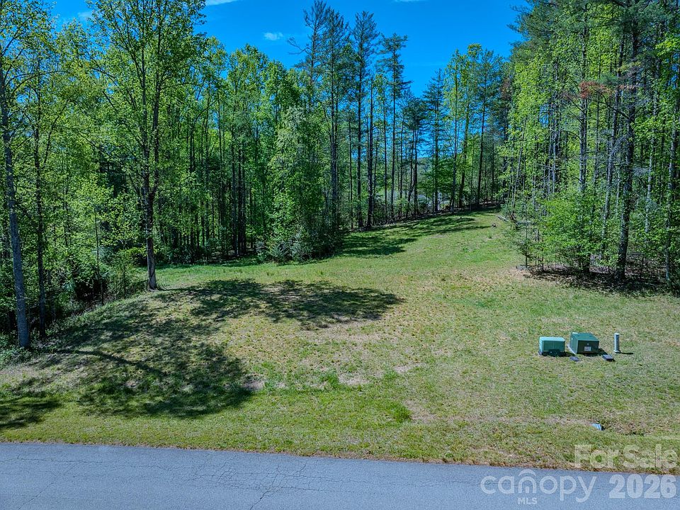 10th image of 92 Crystal Heights Dr