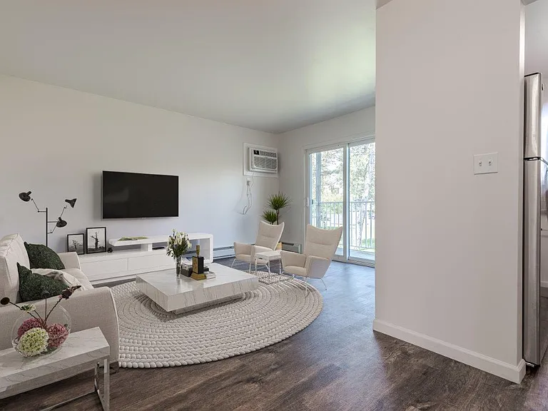 Penbrooke Meadows Apartment Homes — Photo 4