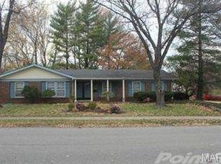 2941 Mockingbird Dr, Saint Charles, MO 63301