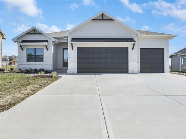 7920 SE Hoot Owl St, Blue Springs, MO 64014