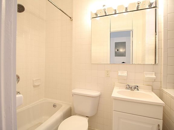 3rd image of 347 E 82nd St APT 102