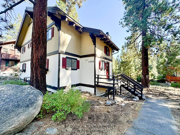 1300 Arosa Ct — Photo 15