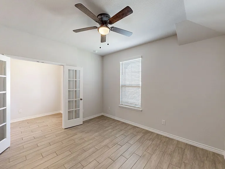 2417 Lavigne Ct — Photo 6