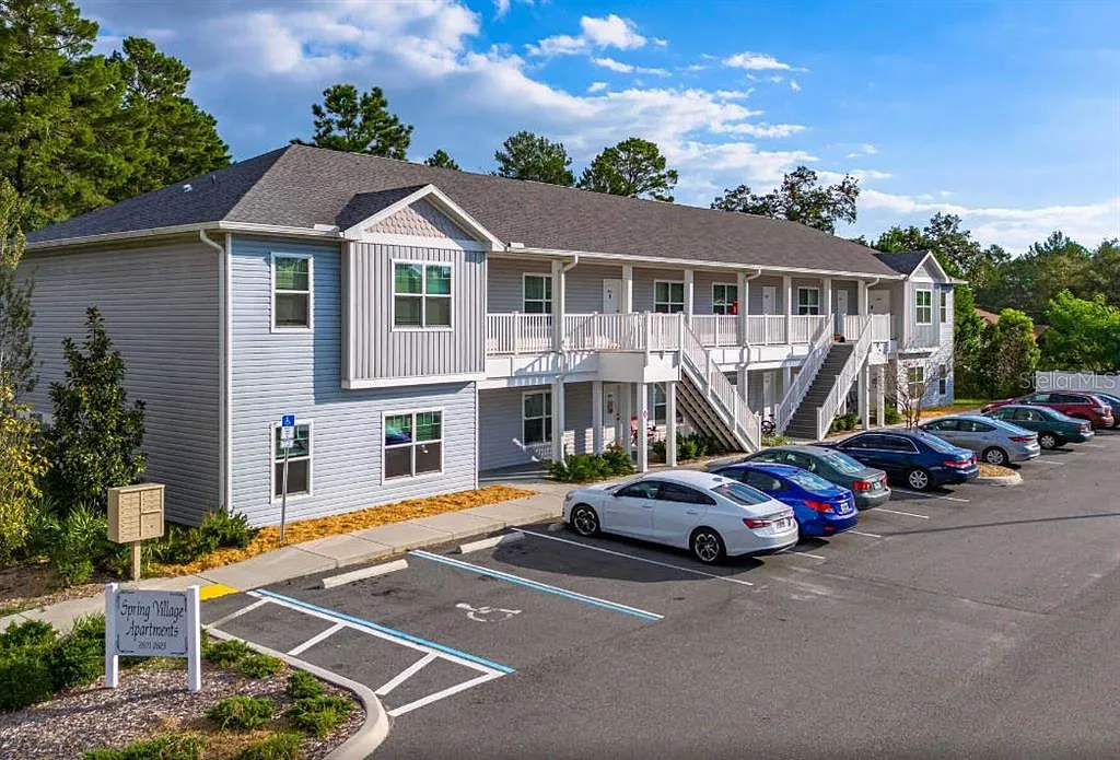 2 bed, 1.0 bath, 830 sqft, $1,445 — Photo 1