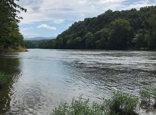 207 Riverview Dr, Luray, VA 22835