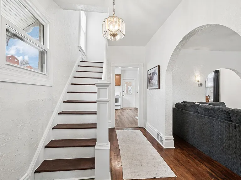 6 Webster Ave — Photo 6