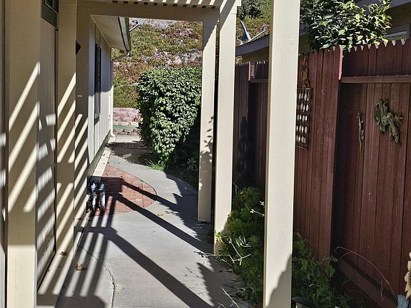 4th image of 3928 Berwyn Dr