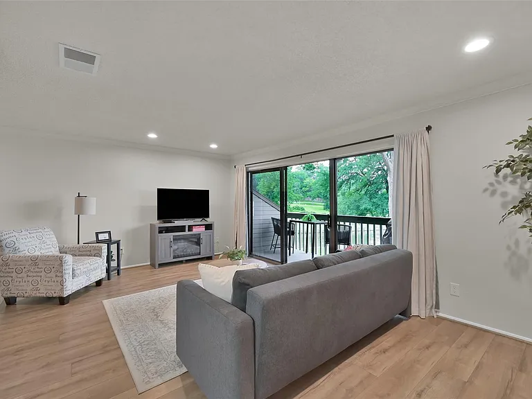 3900 Aspen Dr #202-A — Photo 3