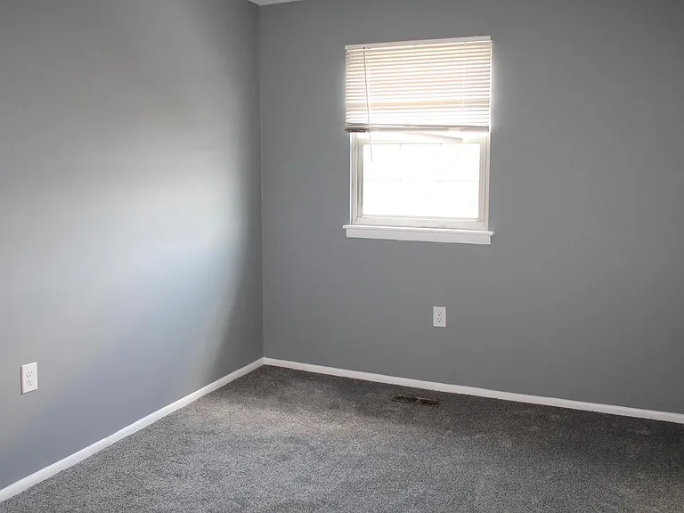 61 King Charles Cir — Photo 17