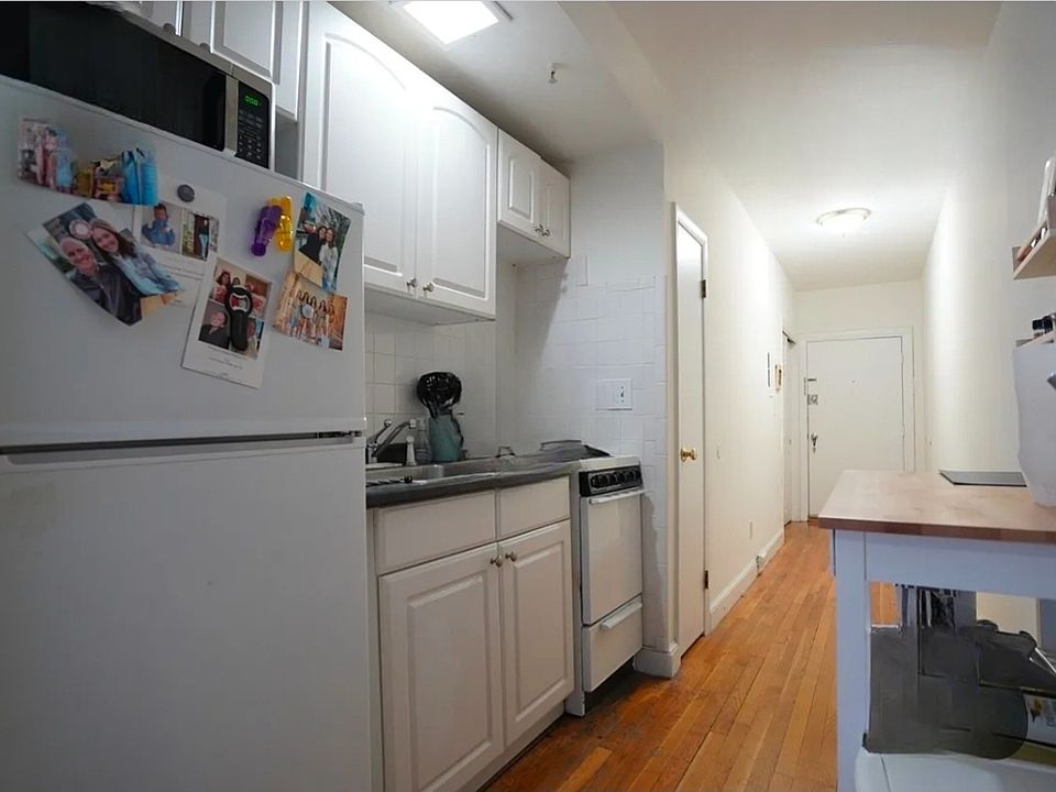 2nd image of 531 Beacon St #6