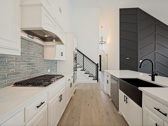 2nd image of 900 Southern Hills Way