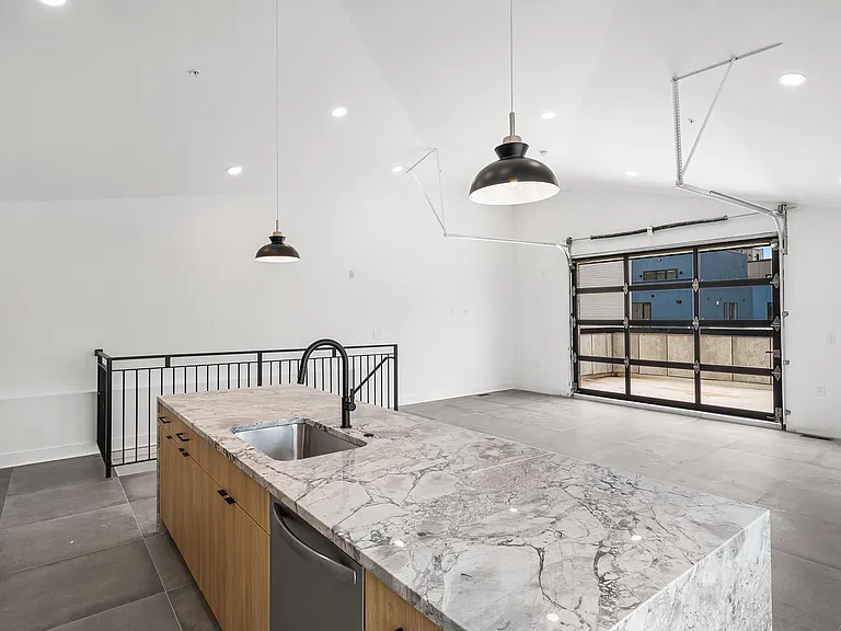 1772 N Front St #3 — Photo 26