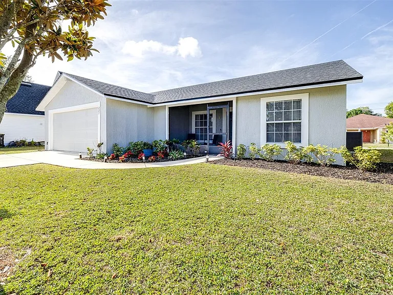 227 Madalyn Ct — Photo 2