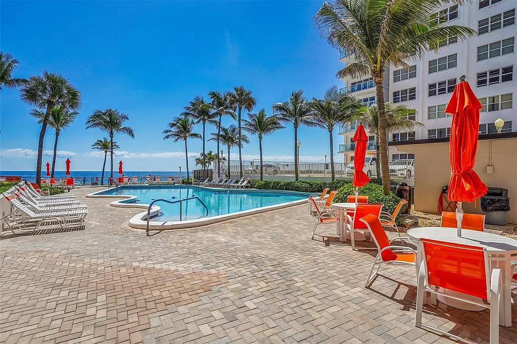 1 bed, 1.5 bath, 802 sqft, $2,750 — Photo 2
