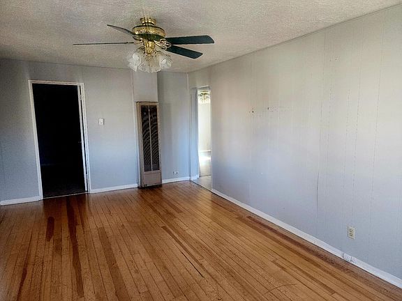 5th image of 824 San Clemente Ave NW
