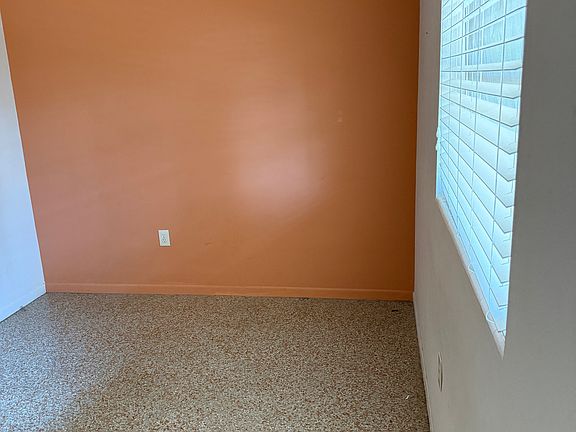 4th image of 25 E Hazel St #25