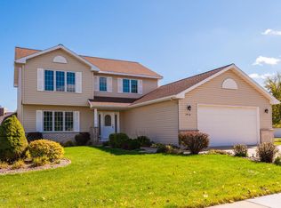 2918 Rosemary Ln NE, Rochester, MN 55906