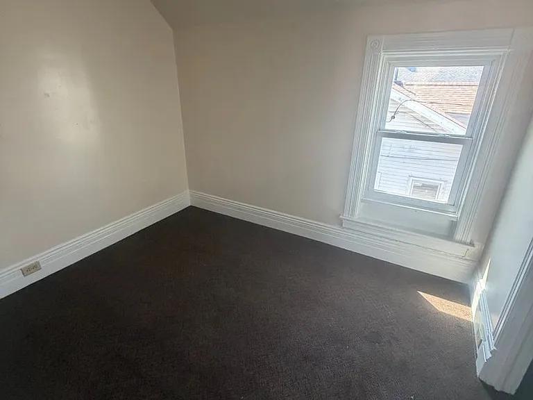 1609 Liberty St — Photo 8