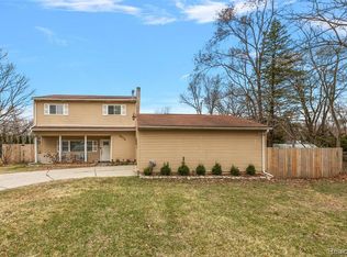 3570 Emmons Ave, Rochester Hills, MI 48307