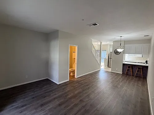 9 Ashford Pl Photo 1