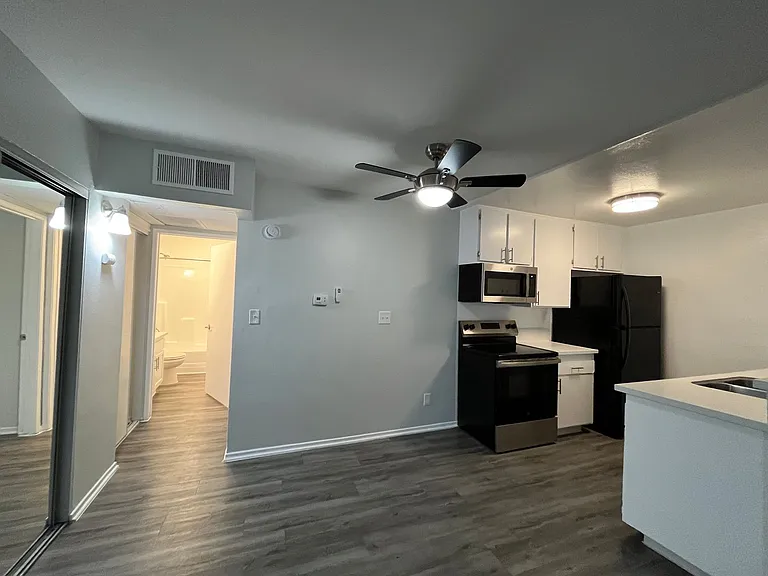951 S. Oxford Ave. — Photo 16