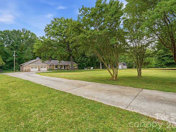 2nd image of 1811 Price Rd