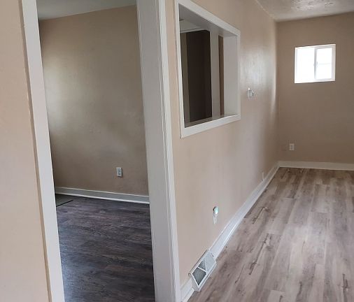 4th image of 337 E Greenview Ave