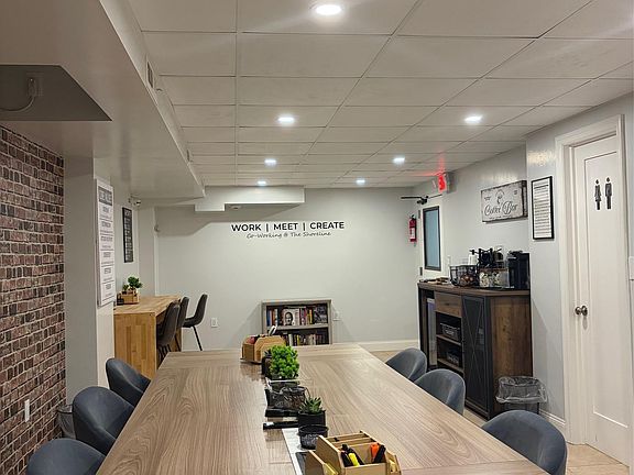 4th image of 210 Pelham Road #5L