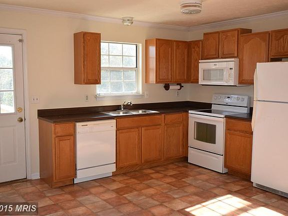 3rd image of 227 Willowbrook Ct