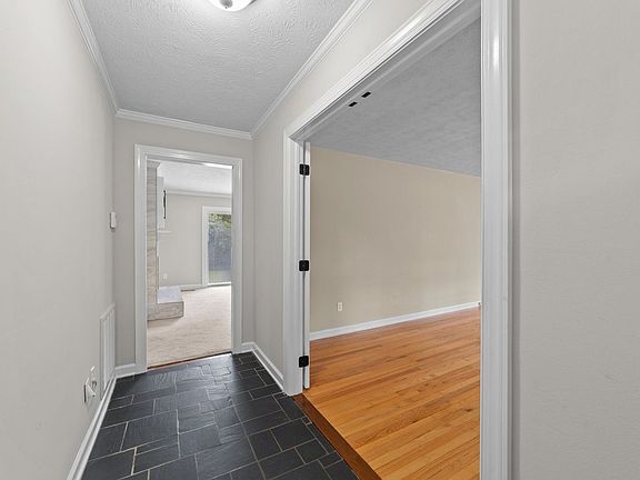 4th image of 204 McNeill Rd